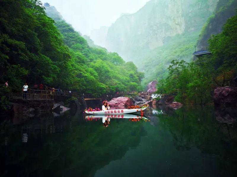 皮肤暗黄的人适合穿绿色的衣服吗？游戏画面