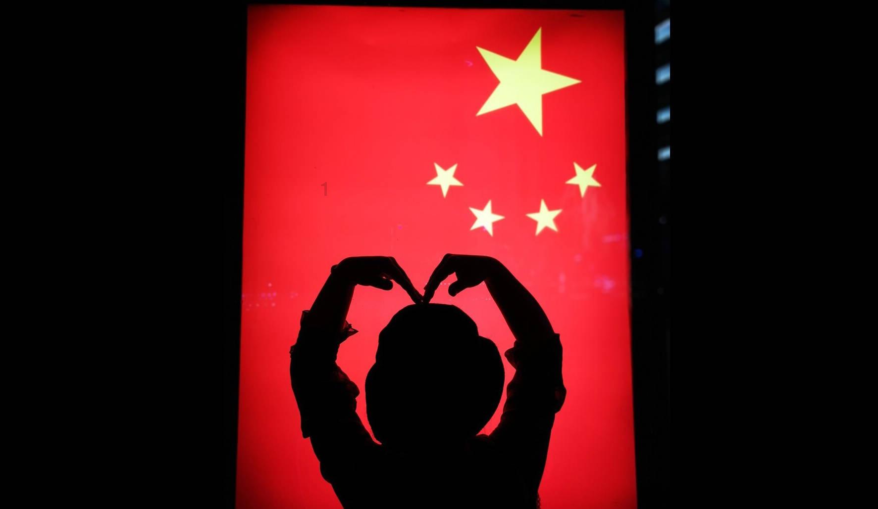 “重庆不雅视频案”当事人雷政富出狱,知情人称他出现在海南